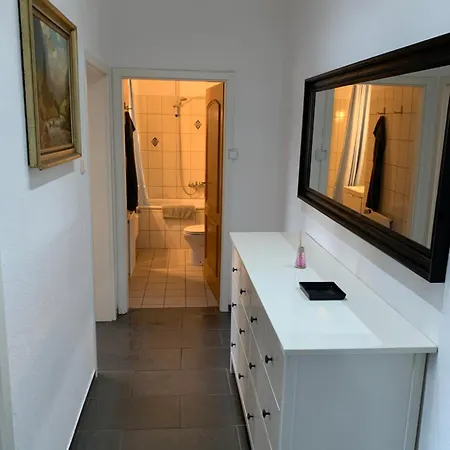Easy Travel - In Zentrum Apartment *